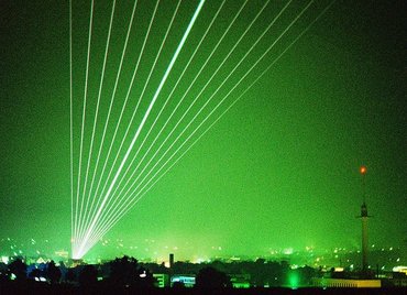 02F00200 Lasershow Eventservice Outdoor Beams Asia Games Dubai Lasershow Asiatische Schachmeisterschaft