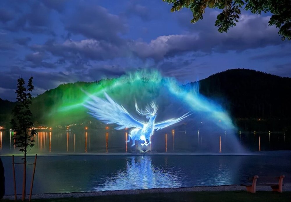 Fliegender Hirsch auf Water Screen